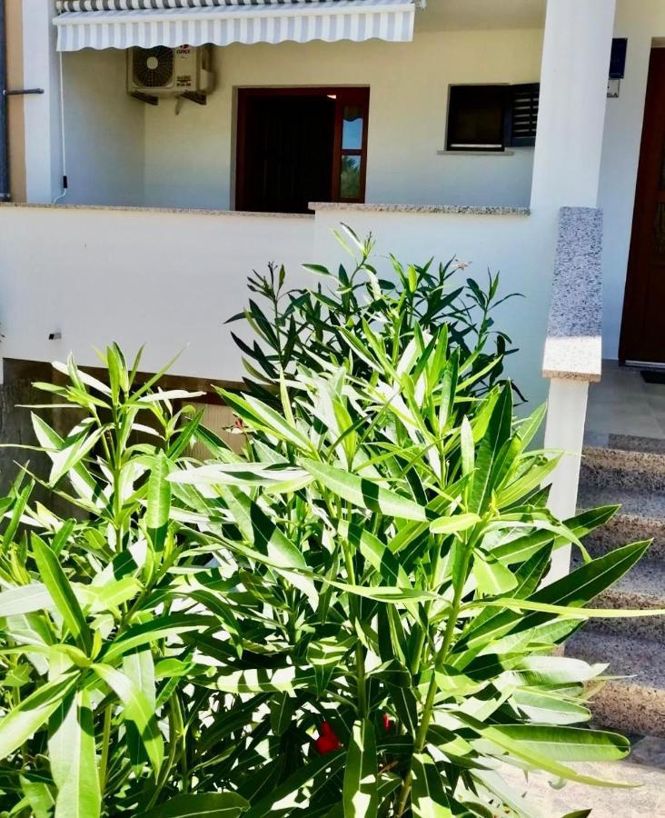 Apartment Mari Funtana Exterior foto